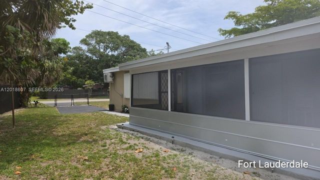 3401 NW 7th St, Lauderhill, FL 33311