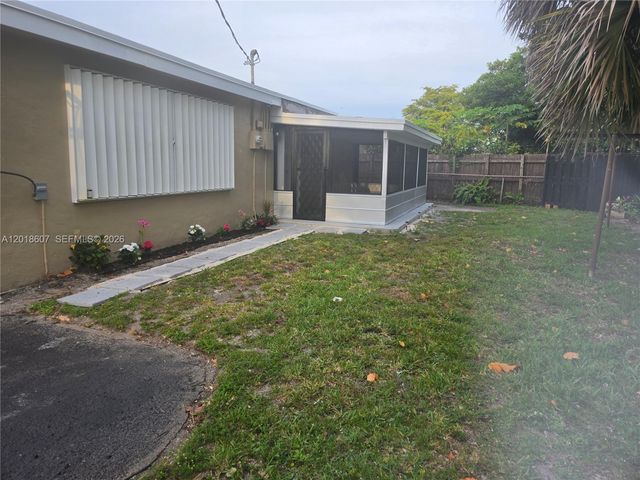 3401 NW 7th St, Lauderhill, FL 33311