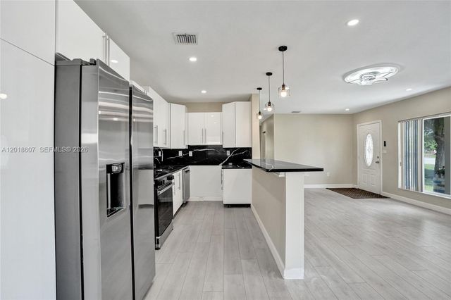 3401 NW 7th St, Lauderhill, FL 33311
