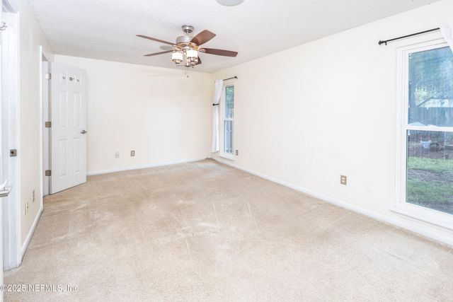 10247 PINE BREEZE Road W, Jacksonville, FL 32257