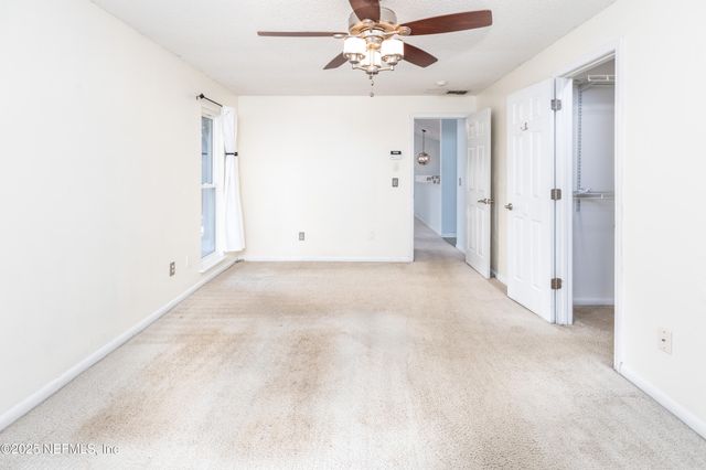 10247 PINE BREEZE Road W, Jacksonville, FL 32257