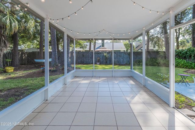 10247 PINE BREEZE Road W, Jacksonville, FL 32257