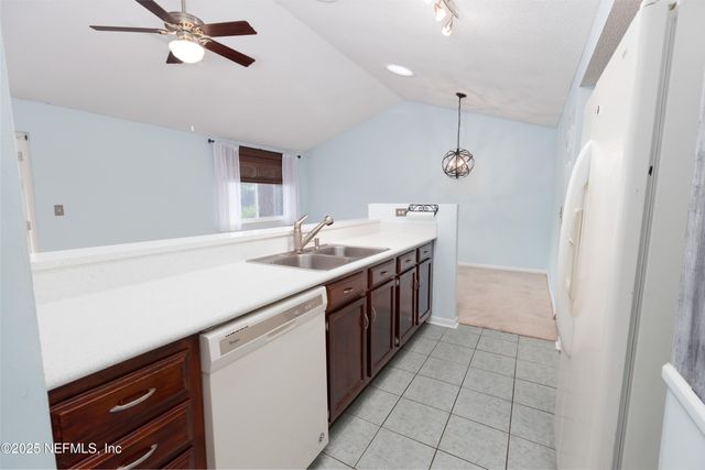 10247 PINE BREEZE Road W, Jacksonville, FL 32257