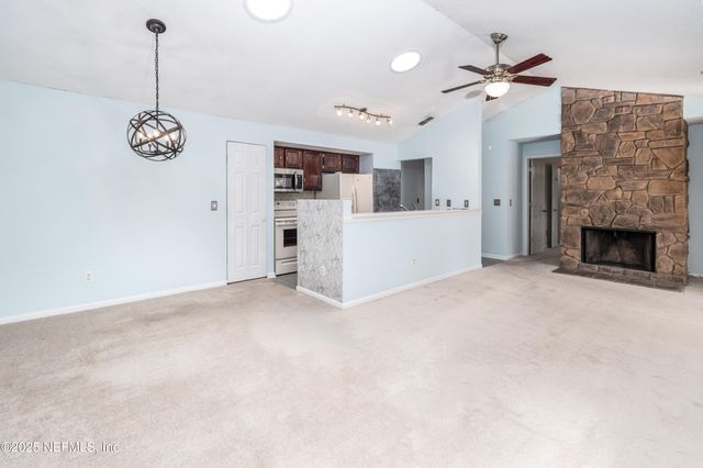 10247 PINE BREEZE Road W, Jacksonville, FL 32257