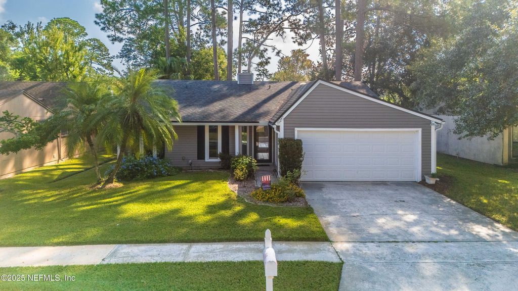 10247 PINE BREEZE Road W, Jacksonville, FL 32257