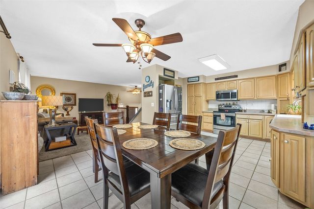 790 Leslie Court, Robins, IA 52328