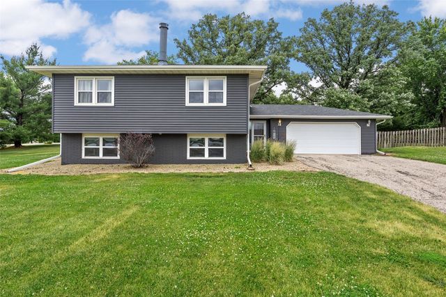 790 Leslie Court, Robins, IA 52328