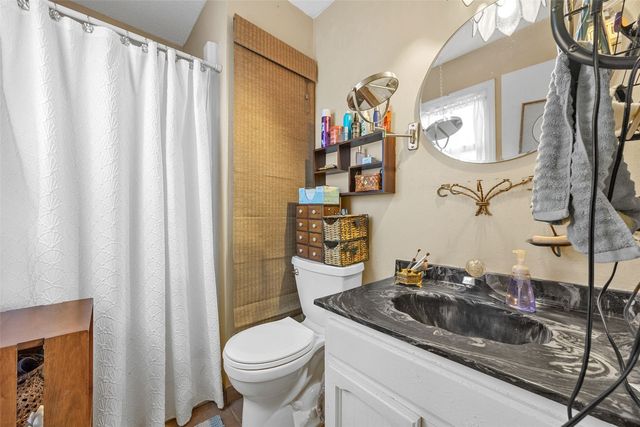 790 Leslie Court, Robins, IA 52328
