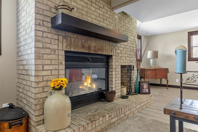 790 Leslie Court, Robins, IA 52328