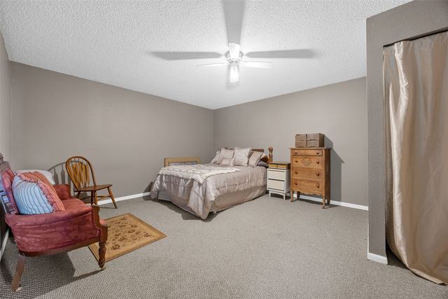 790 Leslie Court, Robins, IA 52328