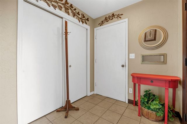 790 Leslie Court, Robins, IA 52328
