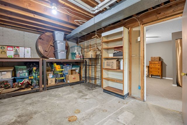 790 Leslie Court, Robins, IA 52328