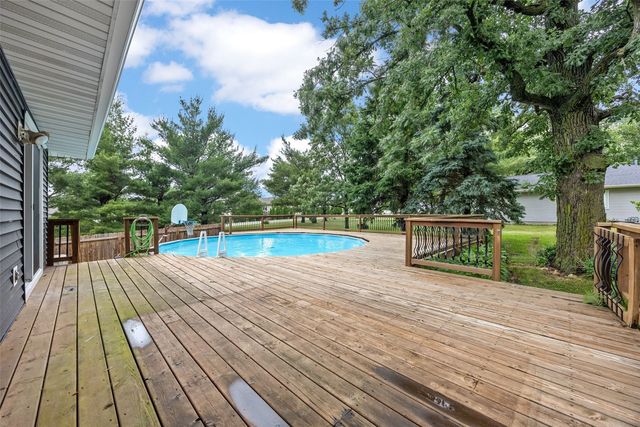 790 Leslie Court, Robins, IA 52328