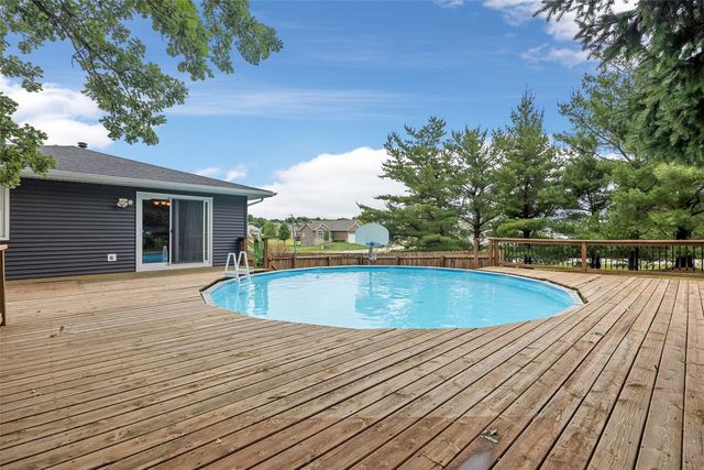 790 Leslie Court, Robins, IA 52328