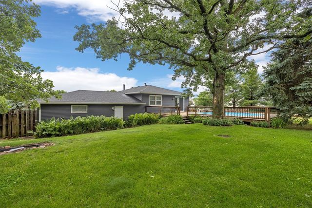 790 Leslie Court, Robins, IA 52328