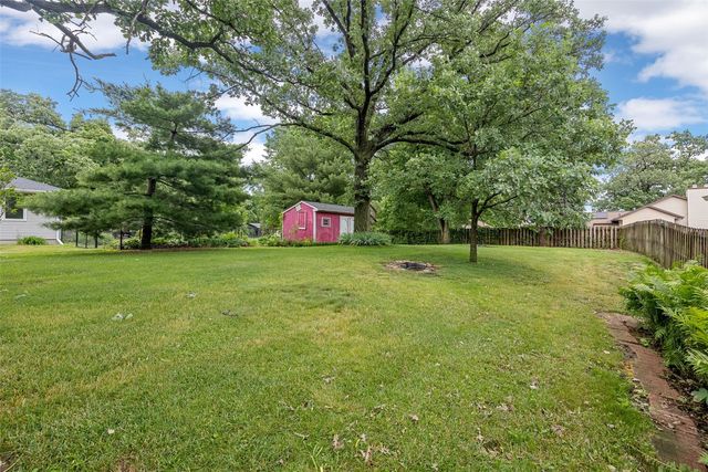 790 Leslie Court, Robins, IA 52328
