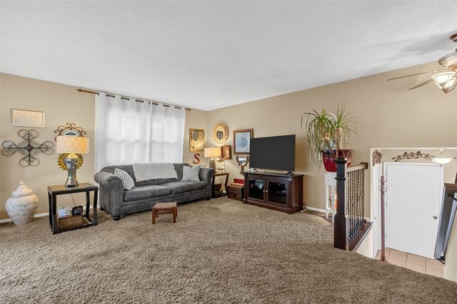 790 Leslie Court, Robins, IA 52328