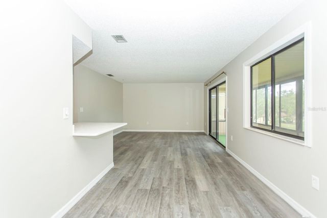 513 FAIRWAYS CIRCLE B, Ocala, FL 34472