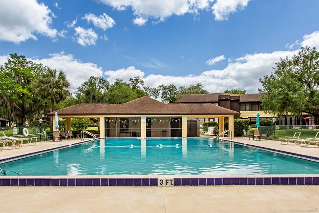 513 FAIRWAYS CIRCLE B, Ocala, FL 34472