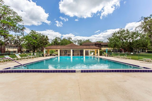 513 FAIRWAYS CIRCLE B, Ocala, FL 34472