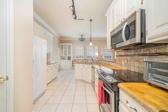 2215 Homestead, Tyler, TX 75701