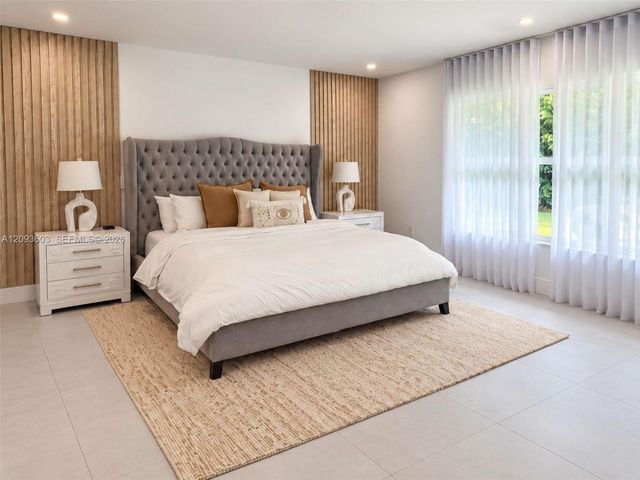 5134 NW 94th Doral Place, Doral, FL 33178