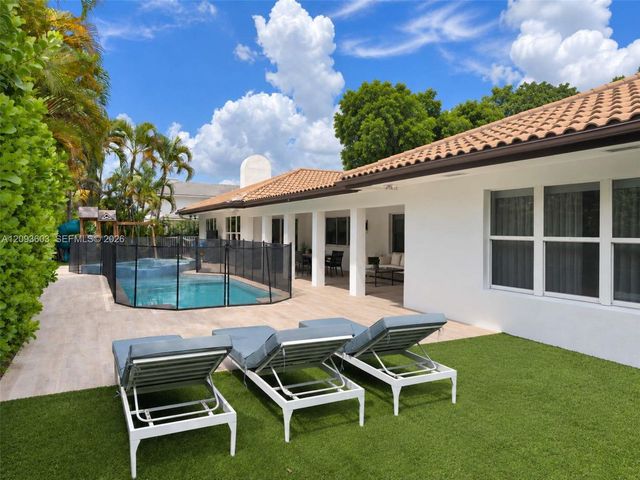 5134 NW 94th Doral Place, Doral, FL 33178