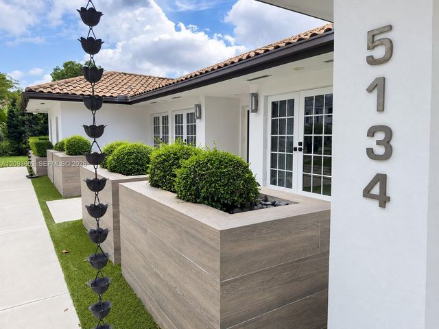 5134 NW 94th Doral Place, Doral, FL 33178
