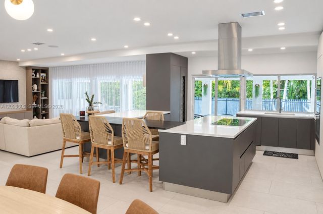 5134 NW 94th Doral Place, Doral, FL 33178
