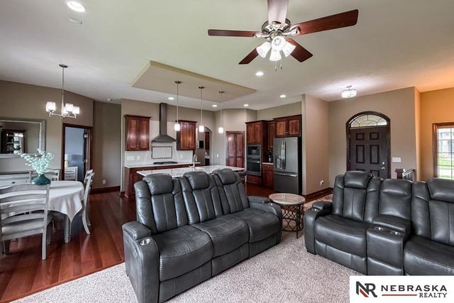 10908 S 175th Avenue, Omaha, NE 68136