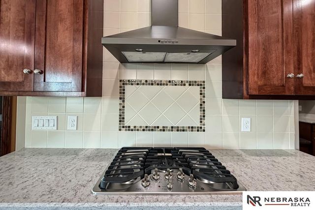 10908 S 175th Avenue, Omaha, NE 68136