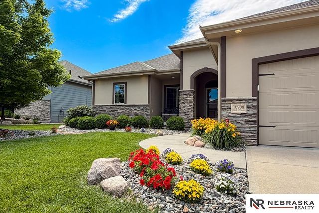 10908 S 175th Avenue, Omaha, NE 68136