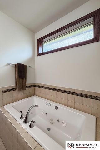 10908 S 175th Avenue, Omaha, NE 68136