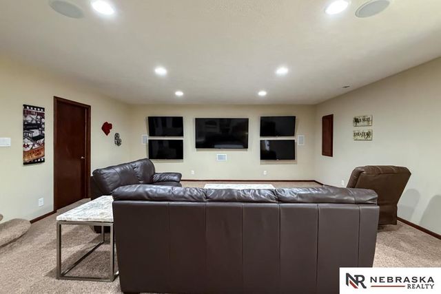 10908 S 175th Avenue, Omaha, NE 68136
