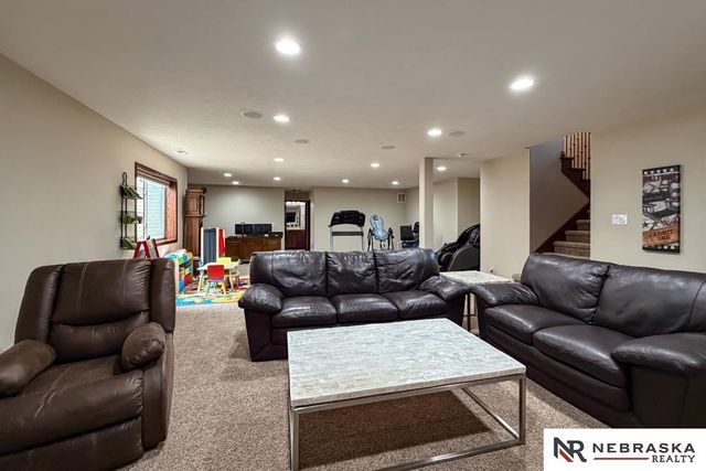 10908 S 175th Avenue, Omaha, NE 68136