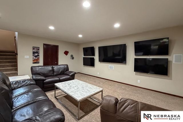 10908 S 175th Avenue, Omaha, NE 68136