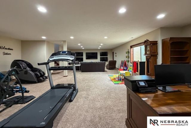 10908 S 175th Avenue, Omaha, NE 68136