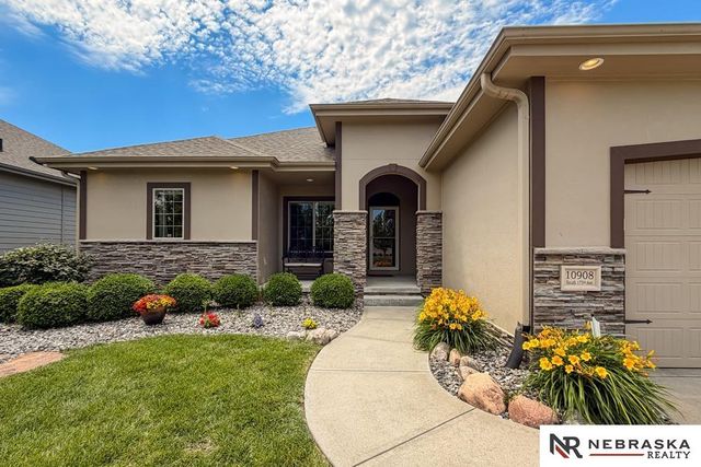 10908 S 175th Avenue, Omaha, NE 68136