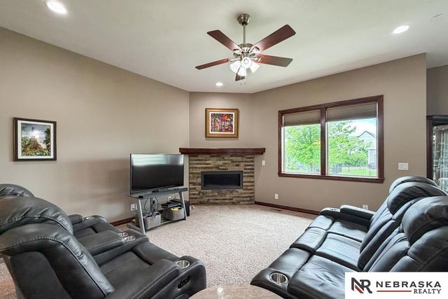 10908 S 175th Avenue, Omaha, NE 68136