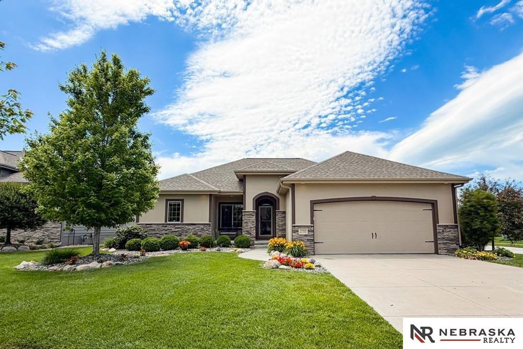 10908 S 175th Avenue, Omaha, NE 68136