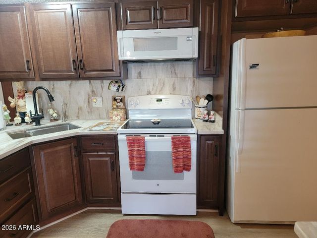 3803 N ILLINOIS Avenue, Florence, AZ 85132
