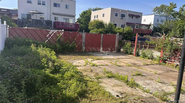 10565 Avenue L, Brooklyn, NY 11236