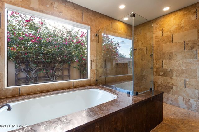 6067 W Seven Saguaros Circle, Marana, AZ 85658