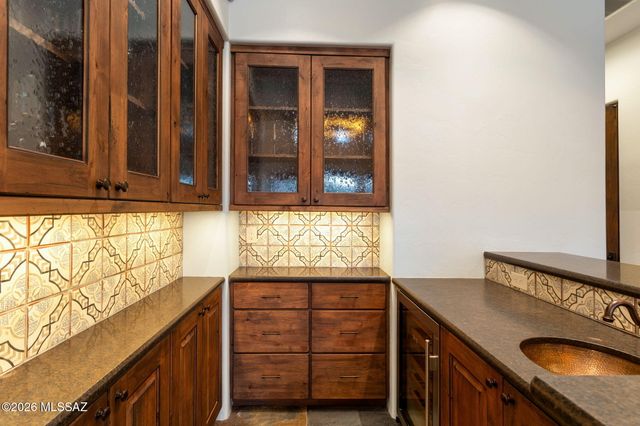 6067 W Seven Saguaros Circle, Marana, AZ 85658