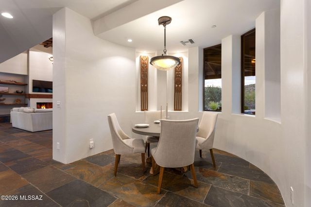 6067 W Seven Saguaros Circle, Marana, AZ 85658