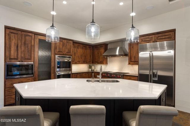 6067 W Seven Saguaros Circle, Marana, AZ 85658