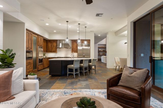 6067 W Seven Saguaros Circle, Marana, AZ 85658