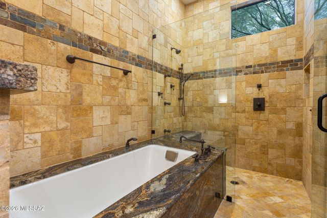 6067 W Seven Saguaros Circle, Marana, AZ 85658