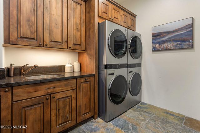 6067 W Seven Saguaros Circle, Marana, AZ 85658