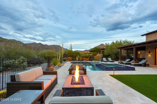 6067 W Seven Saguaros Circle, Marana, AZ 85658